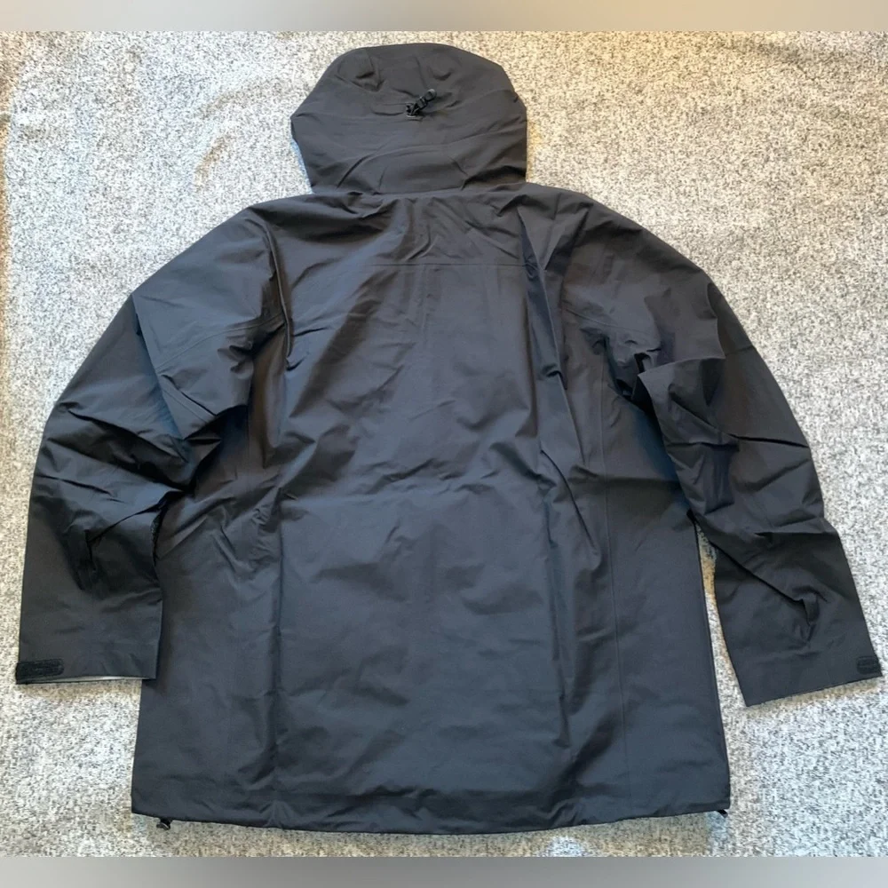 BNWT Arc'teryx Womens Beta Jacket - SIZE XL - Gore-Tex - BLACK Outerwear Coat - Picture 3 of 7